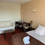 Hotel De Gaujac 3*