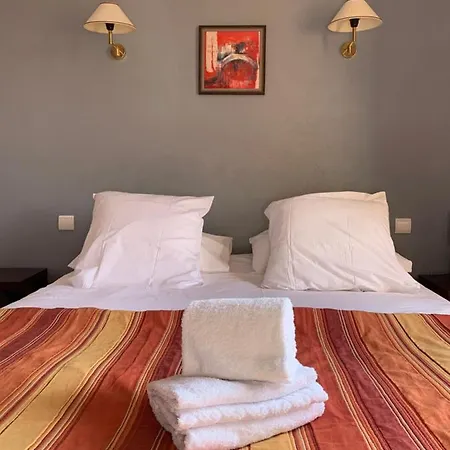 Hotel De Gaujac 3*